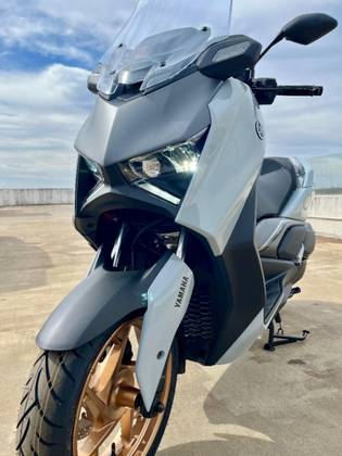 YAMAHA XMAX 300 CONNECTED ABS YAMAHA XMAX 300 CONNECTED ABS